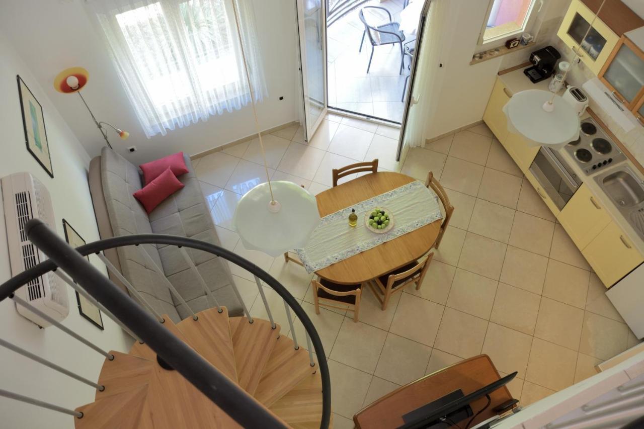 Pino Apartment Pula Exterior photo